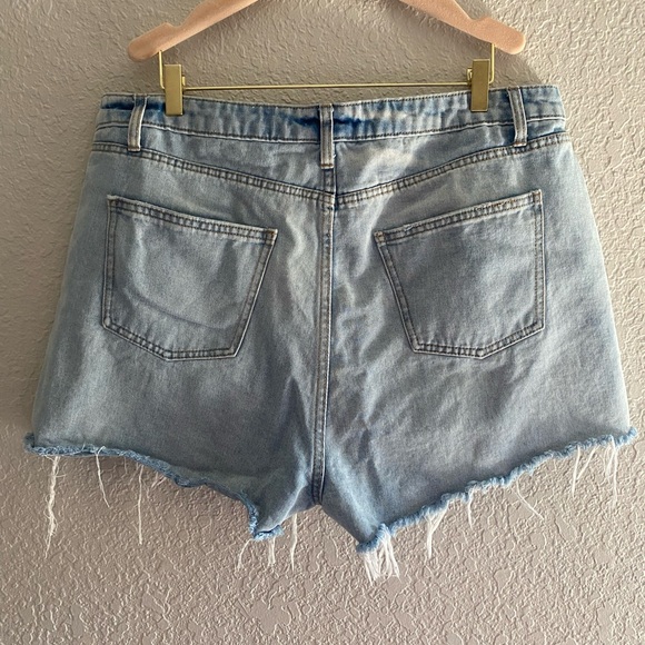 High Rise Crochet Festival Denim Shorts Size 18 - Picture 10 of 10